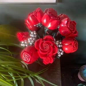 Lego Bouquet of Red Roses building set NEVER BEEN OPENED 10328